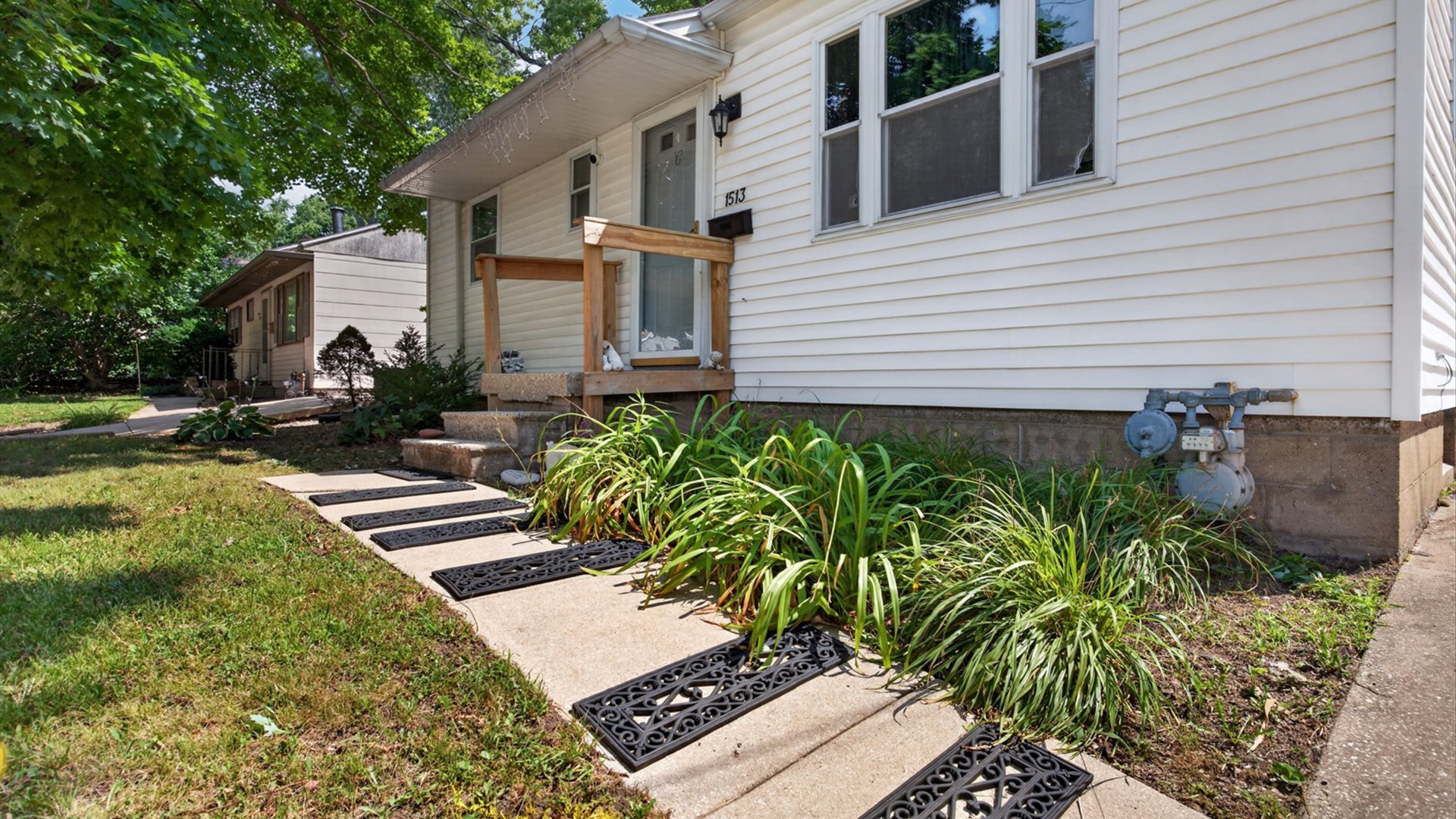 1513 N Linden Street Property Photo 2