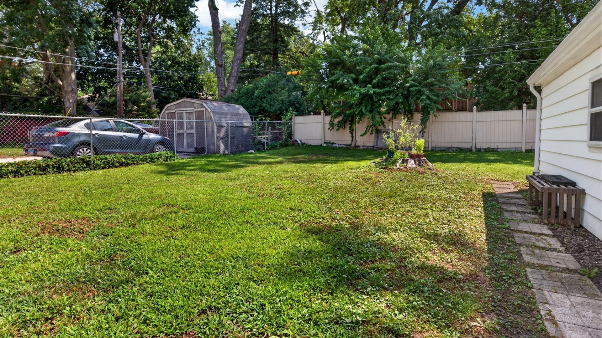 1513 N Linden Street Property Photo 22