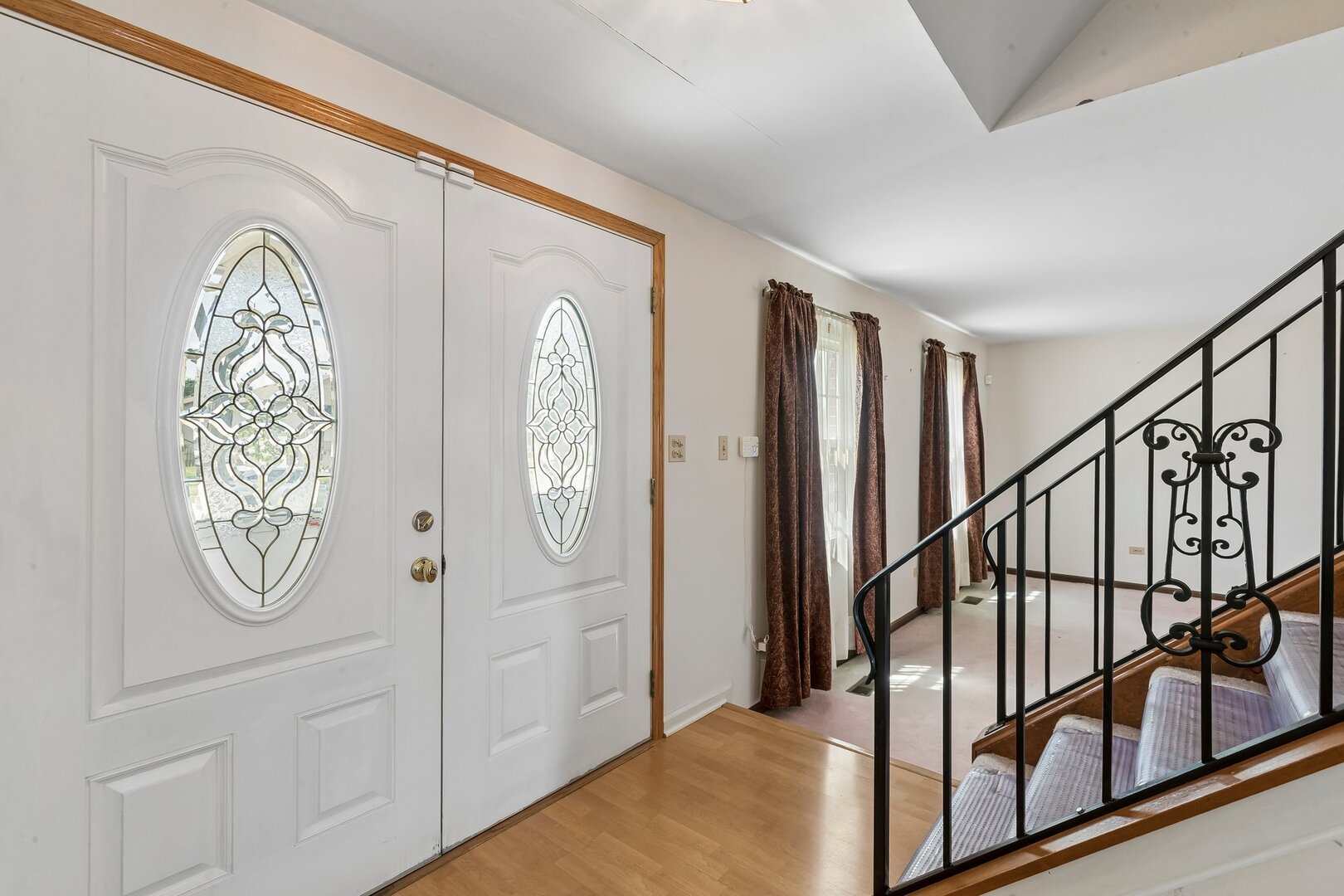 1105 E Point Drive Property Photo 2