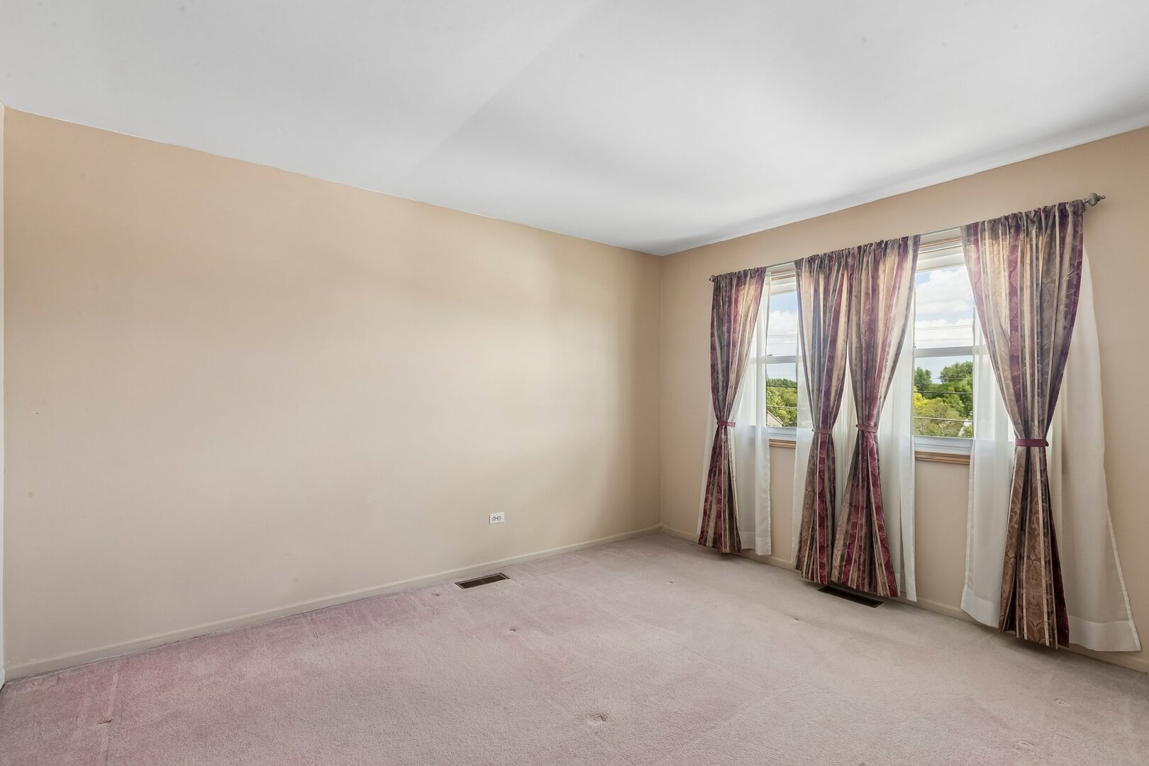 1105 E Point Drive Property Photo 17