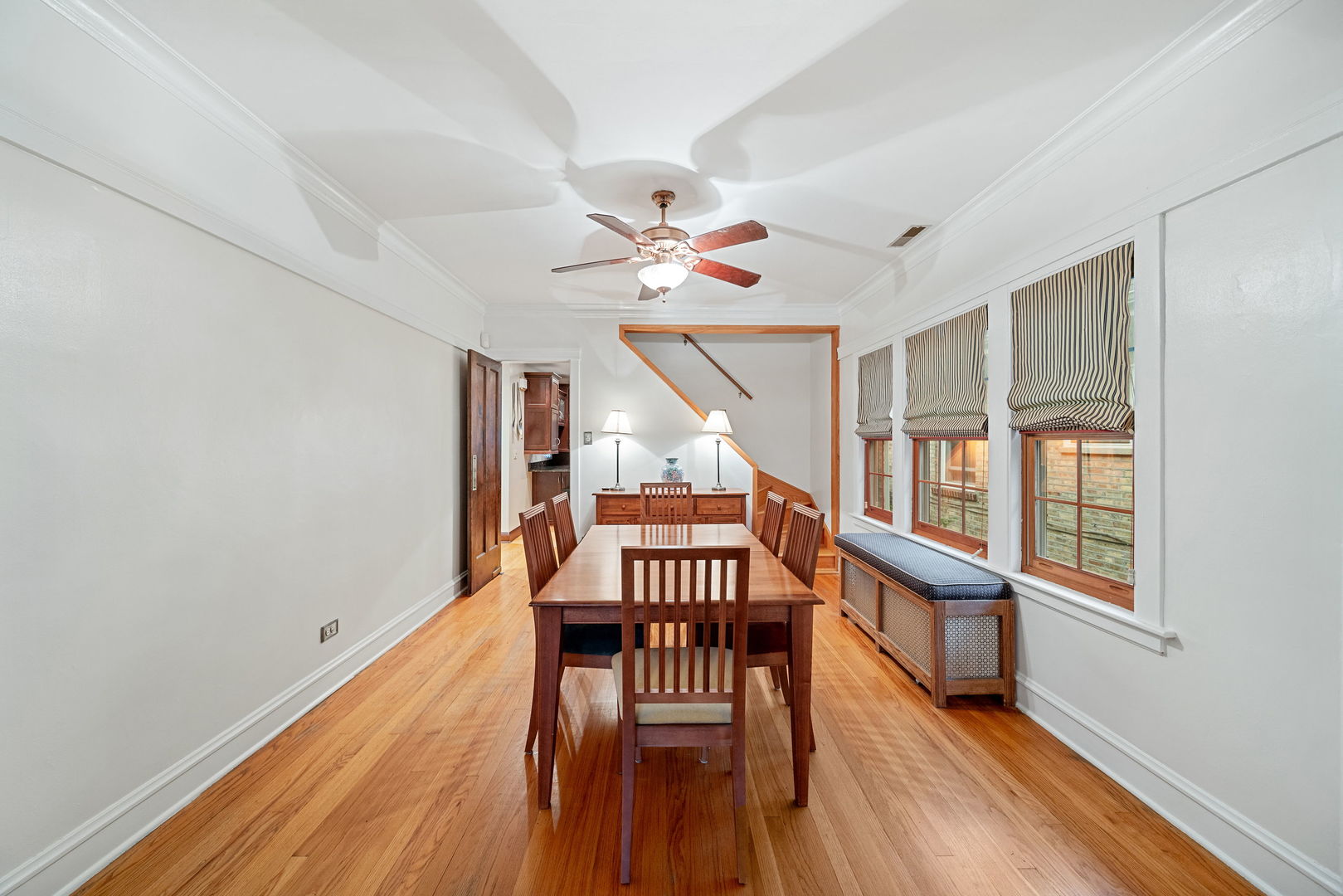 2617 W Lunt Avenue Property Photo 6