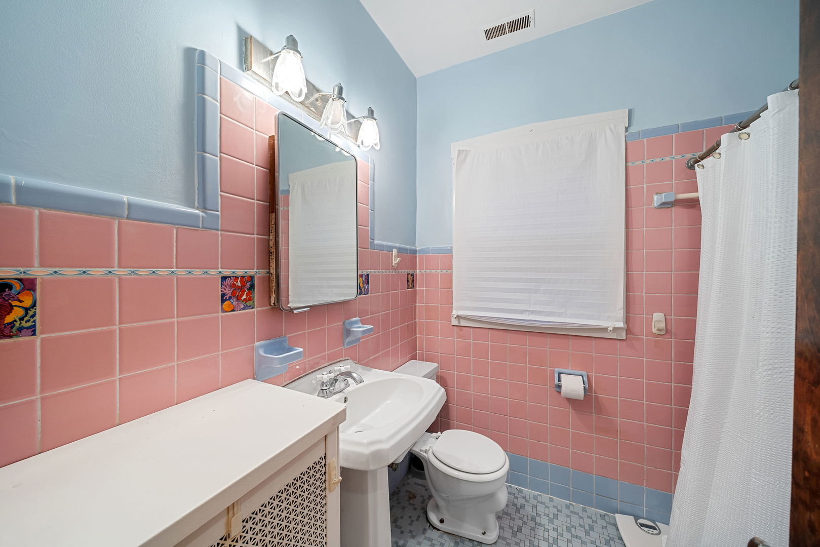 2617 W Lunt Avenue Property Photo 15