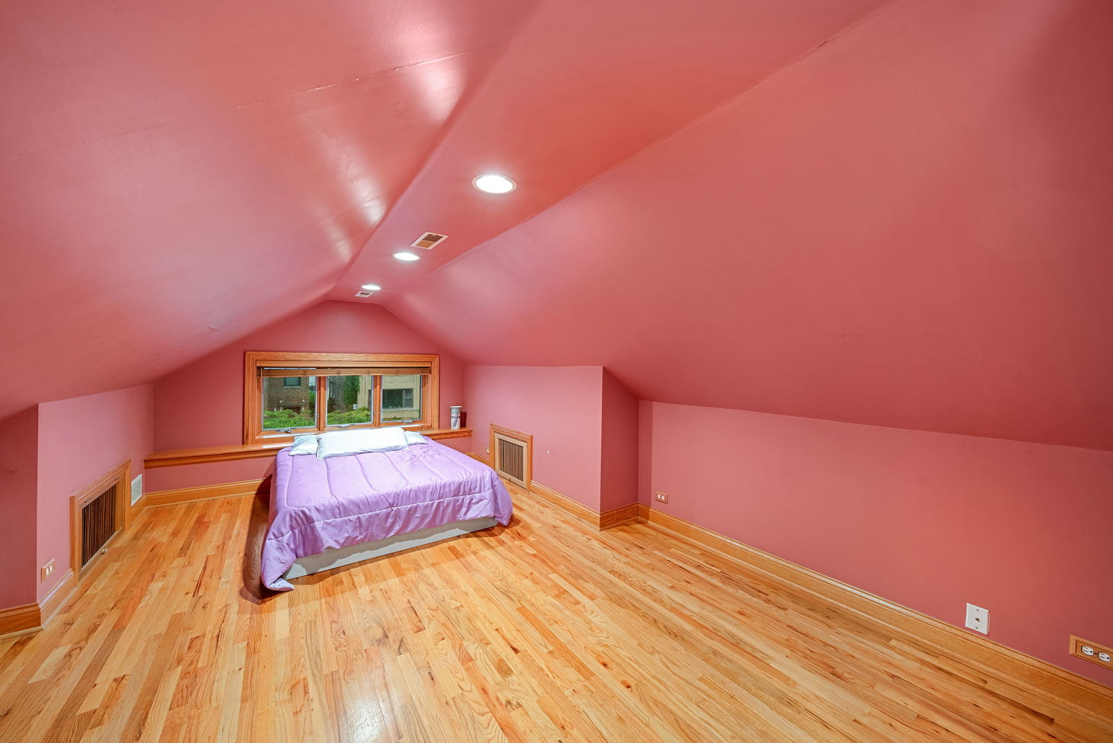 2617 W Lunt Avenue Property Photo 17