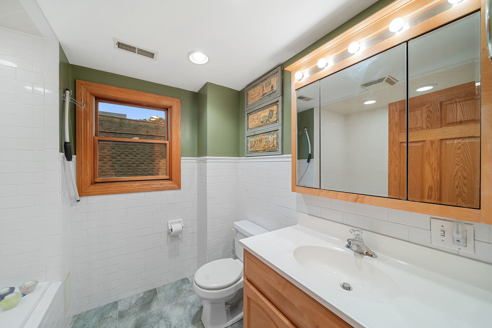 2617 W Lunt Avenue Property Photo 18