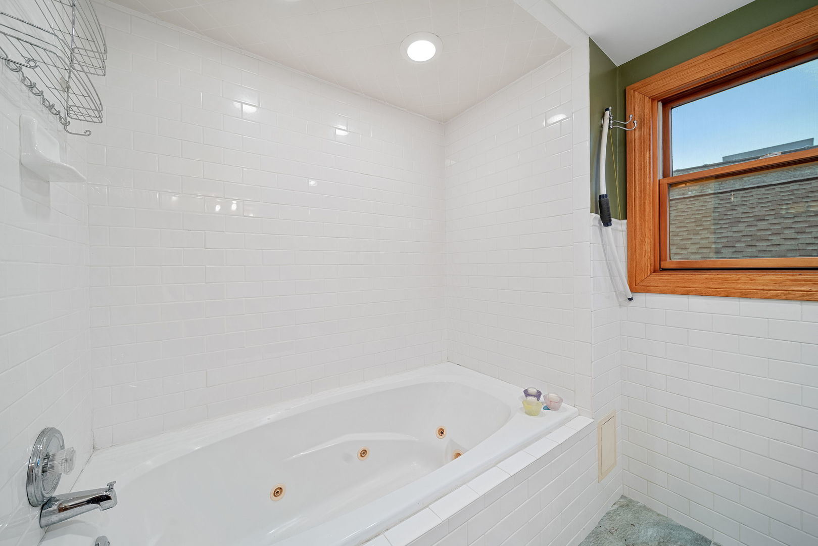 2617 W Lunt Avenue Property Photo 19