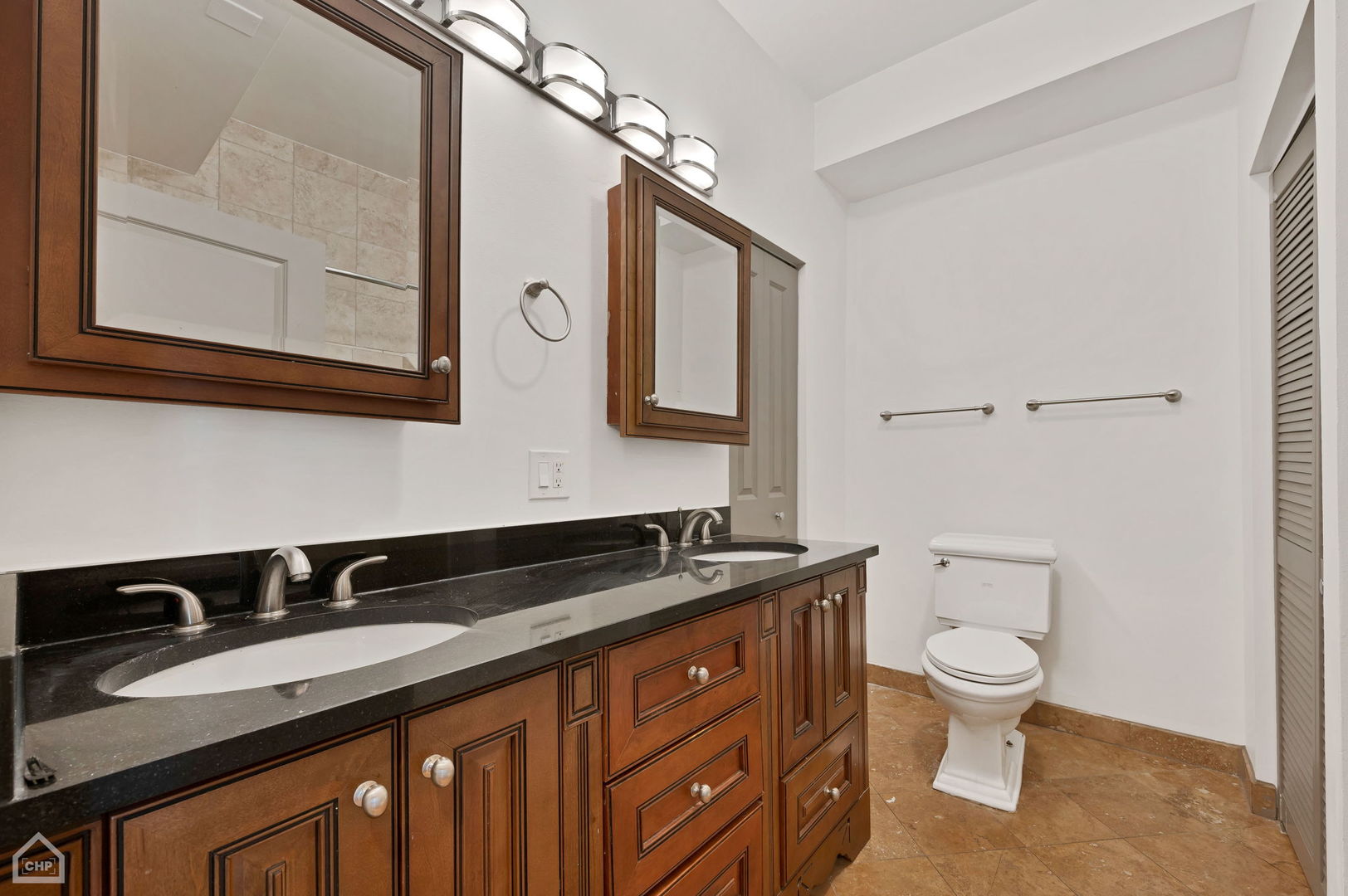 438 E 45th Place Property Photo 10