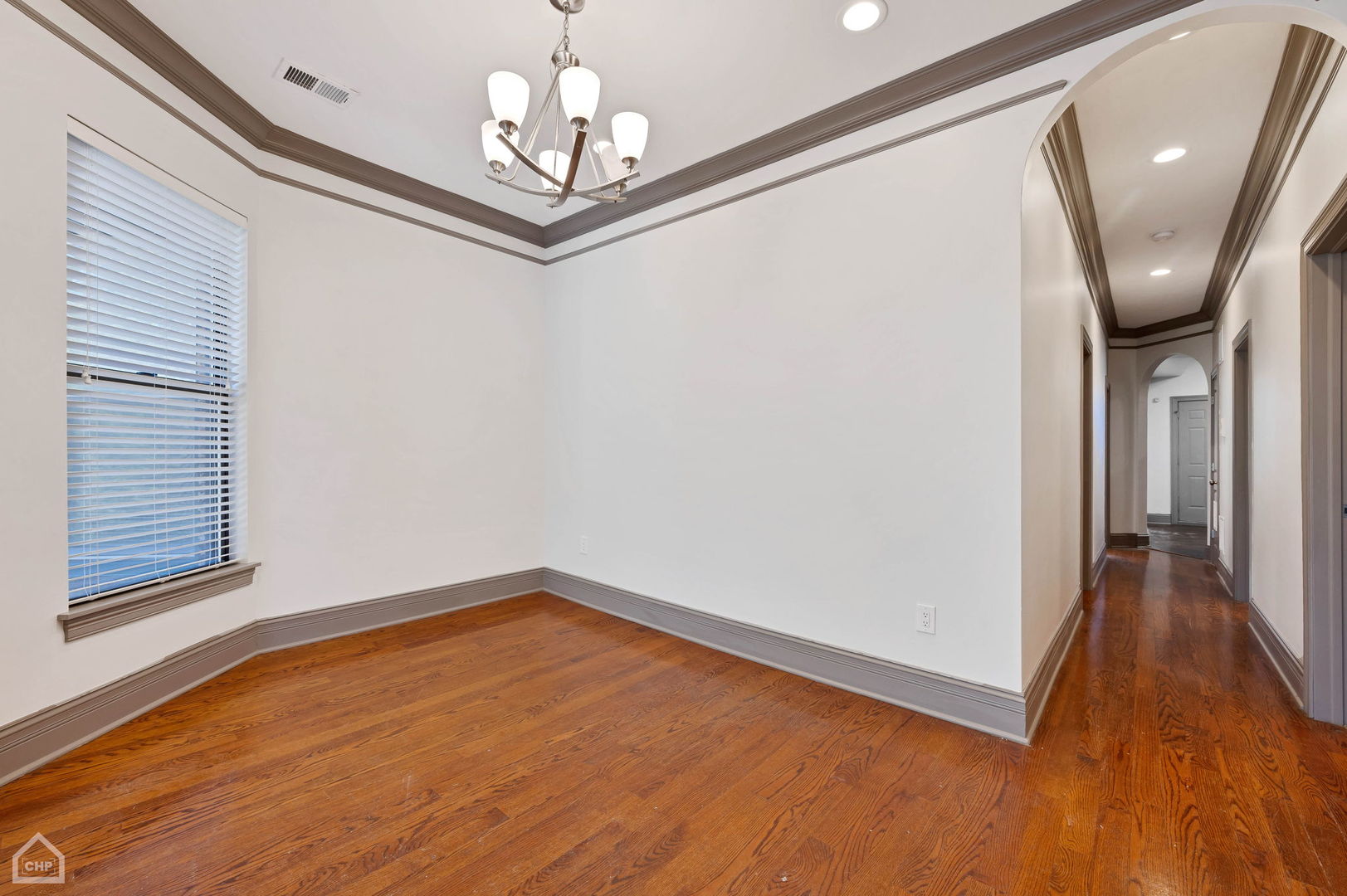 438 E 45th Place Property Photo 14