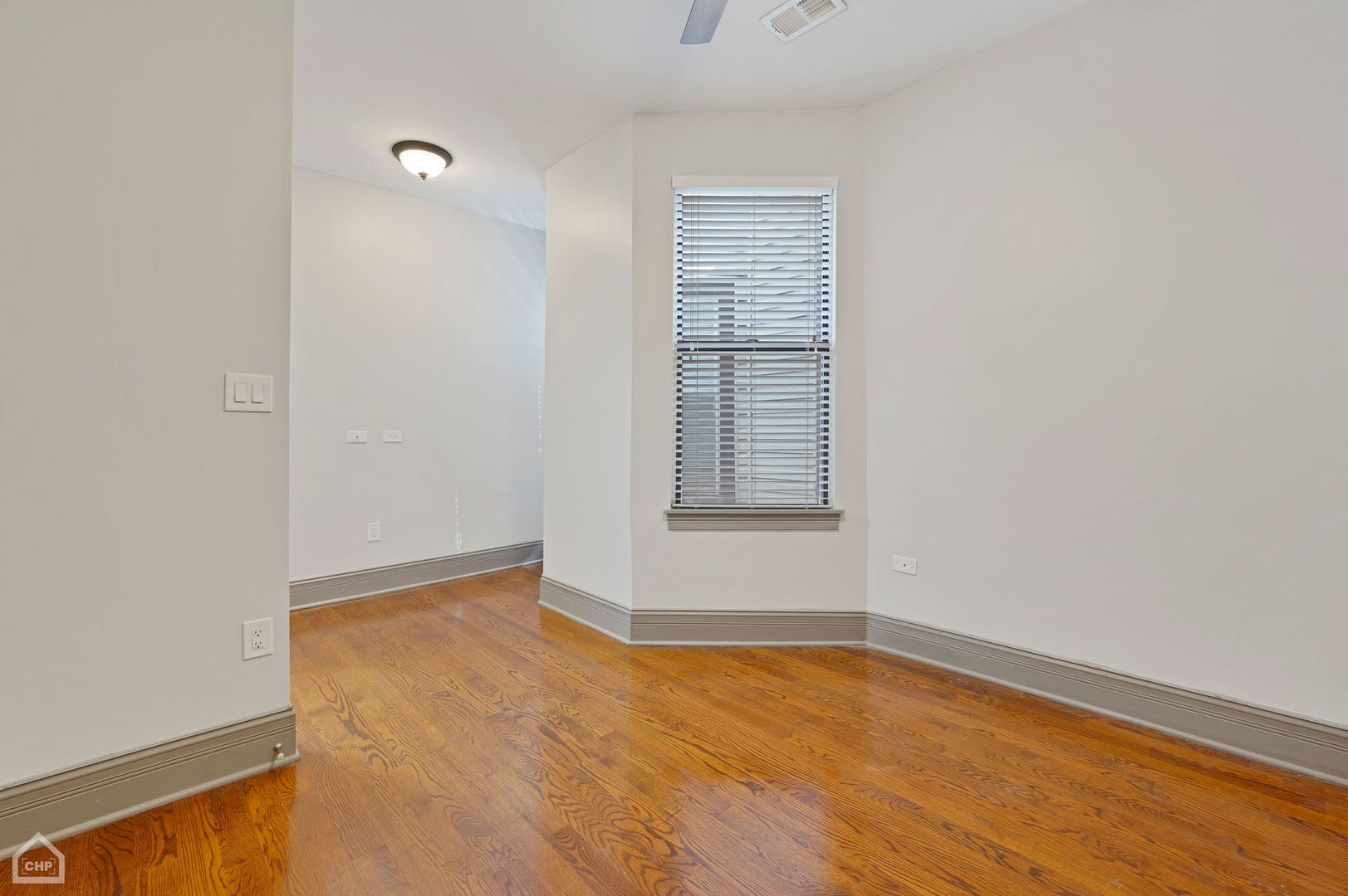 438 E 45th Place Property Photo 15