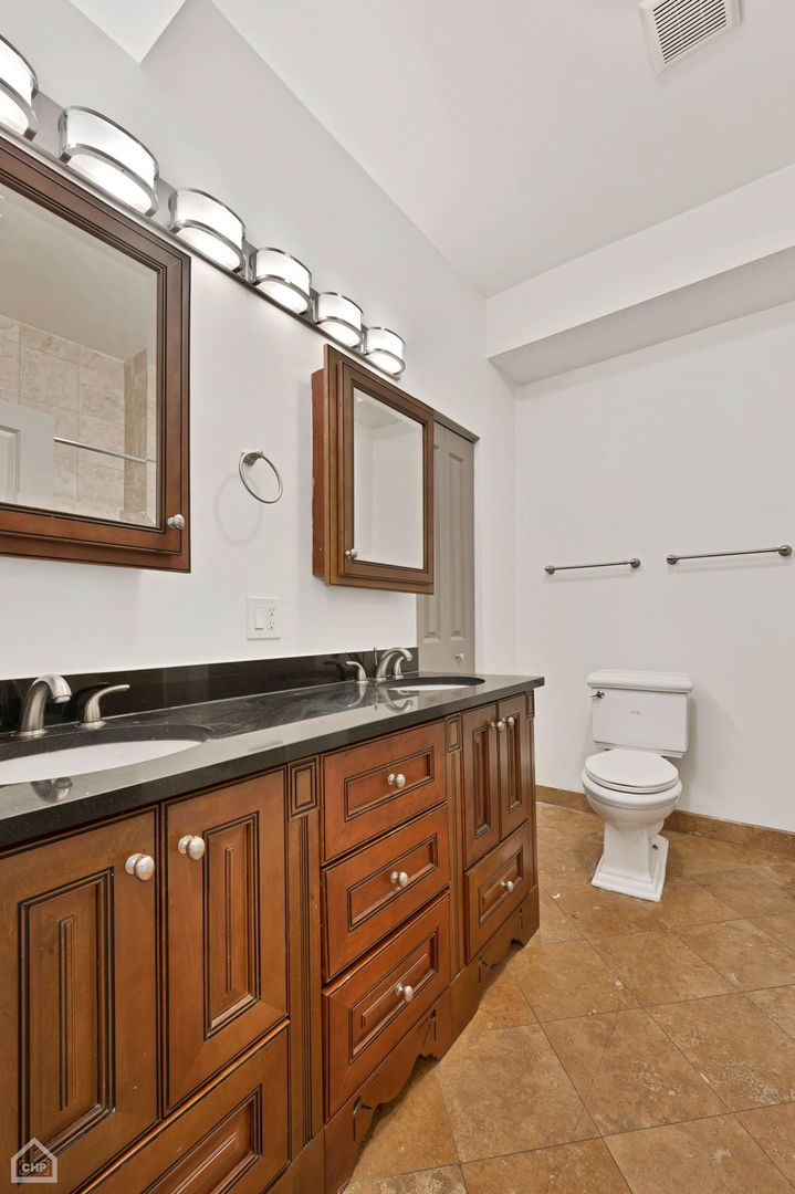 438 E 45th Place Property Photo 16