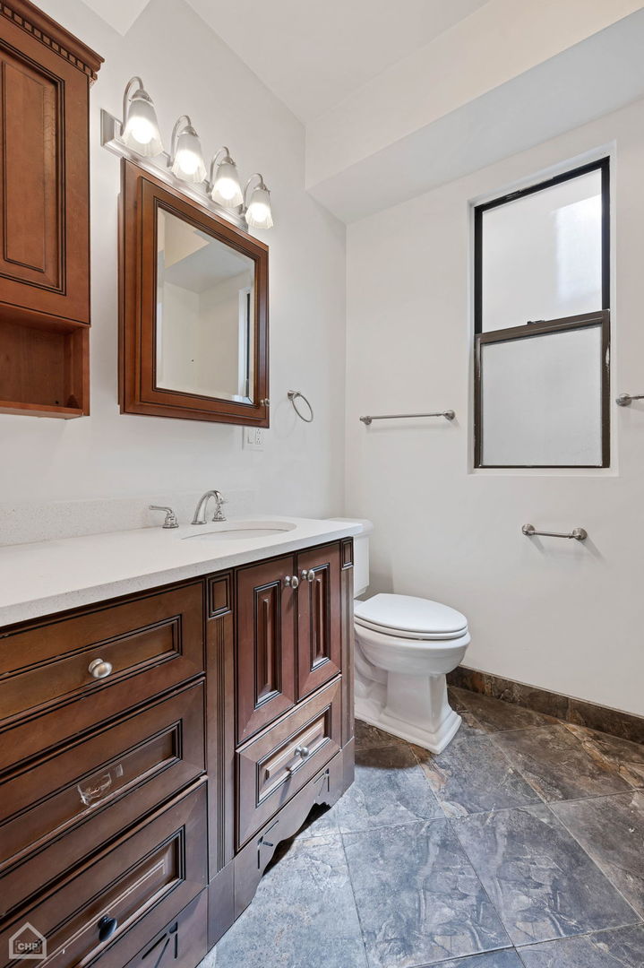 438 E 45th Place Property Photo 17