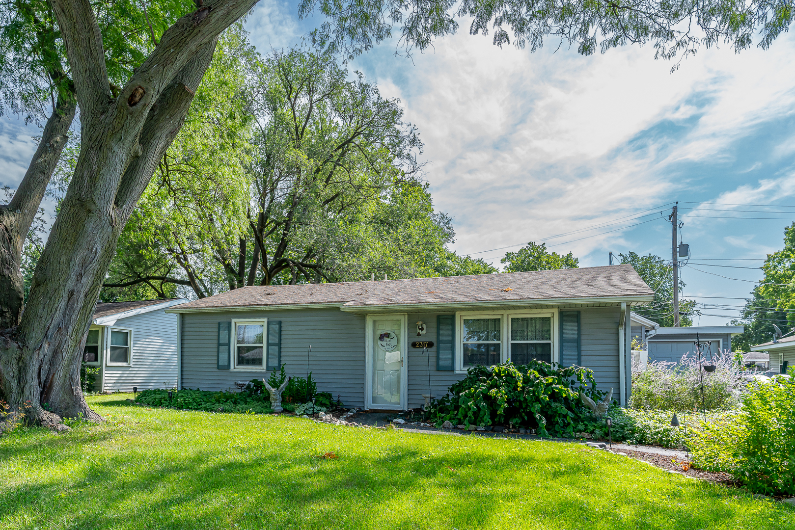 2317 9th Street Property Photo 1