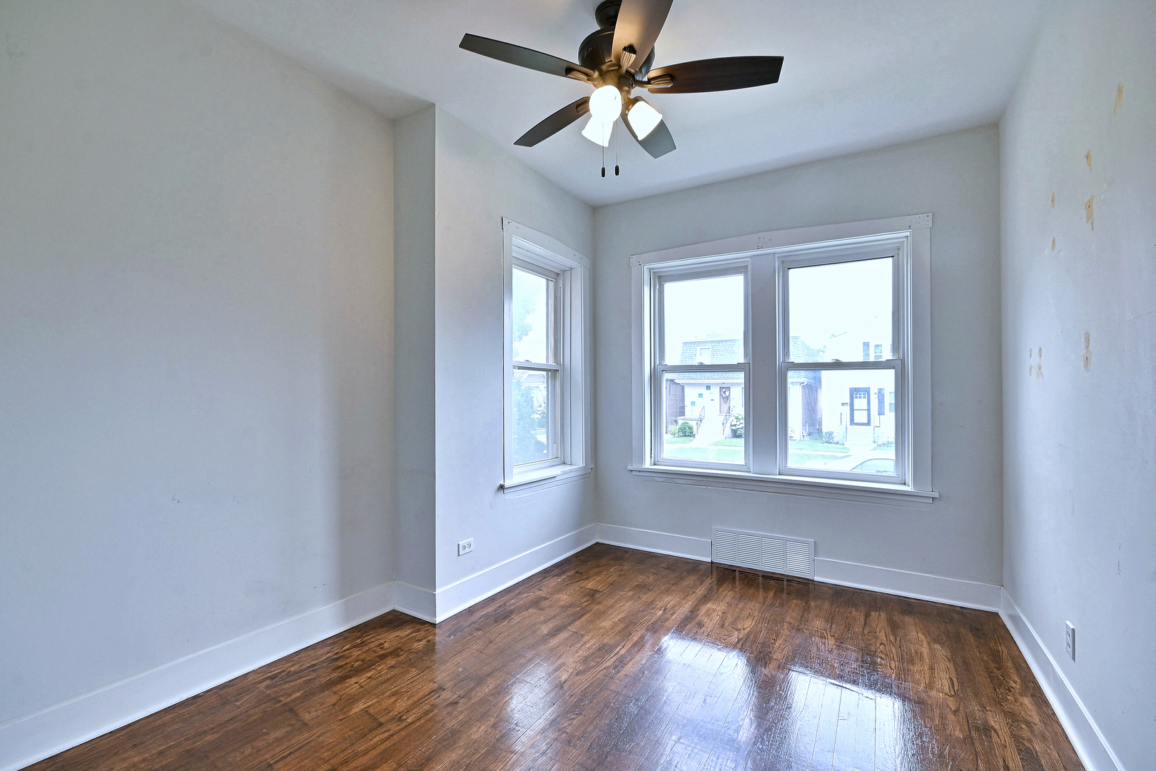 6651 W Imlay Street Property Photo 9