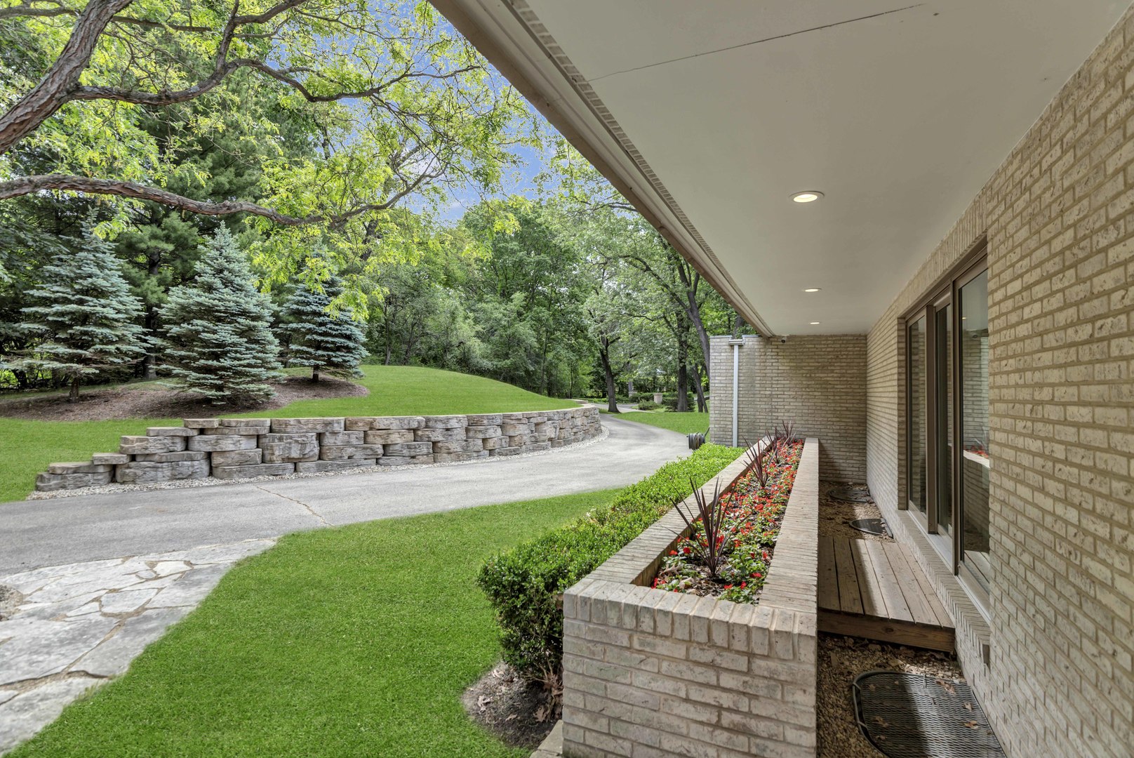4 Far Hills Road Property Photo 6