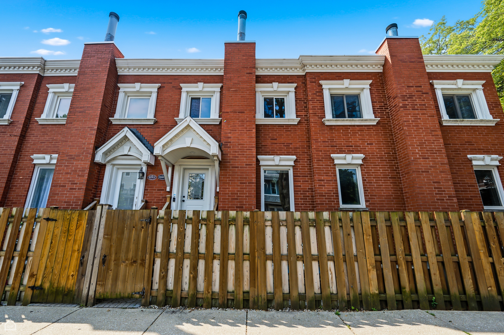 2659 N Wayne Avenue B Property Photo 1