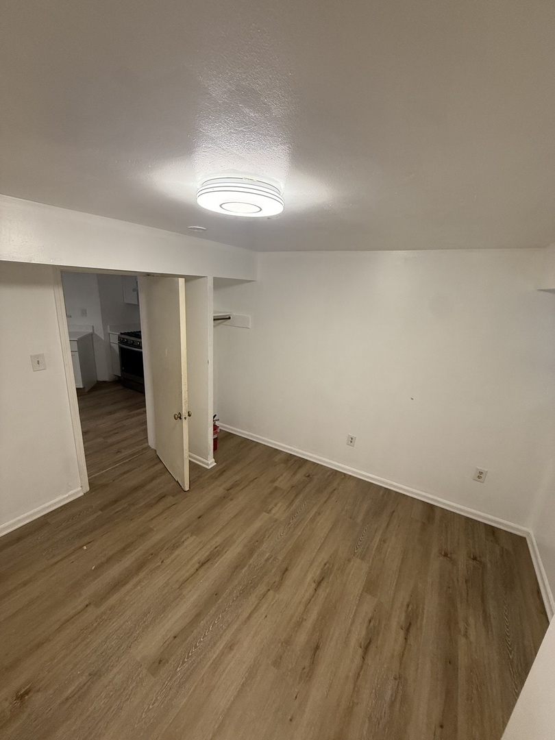 6429 N Claremont Avenue G Property Photo 5
