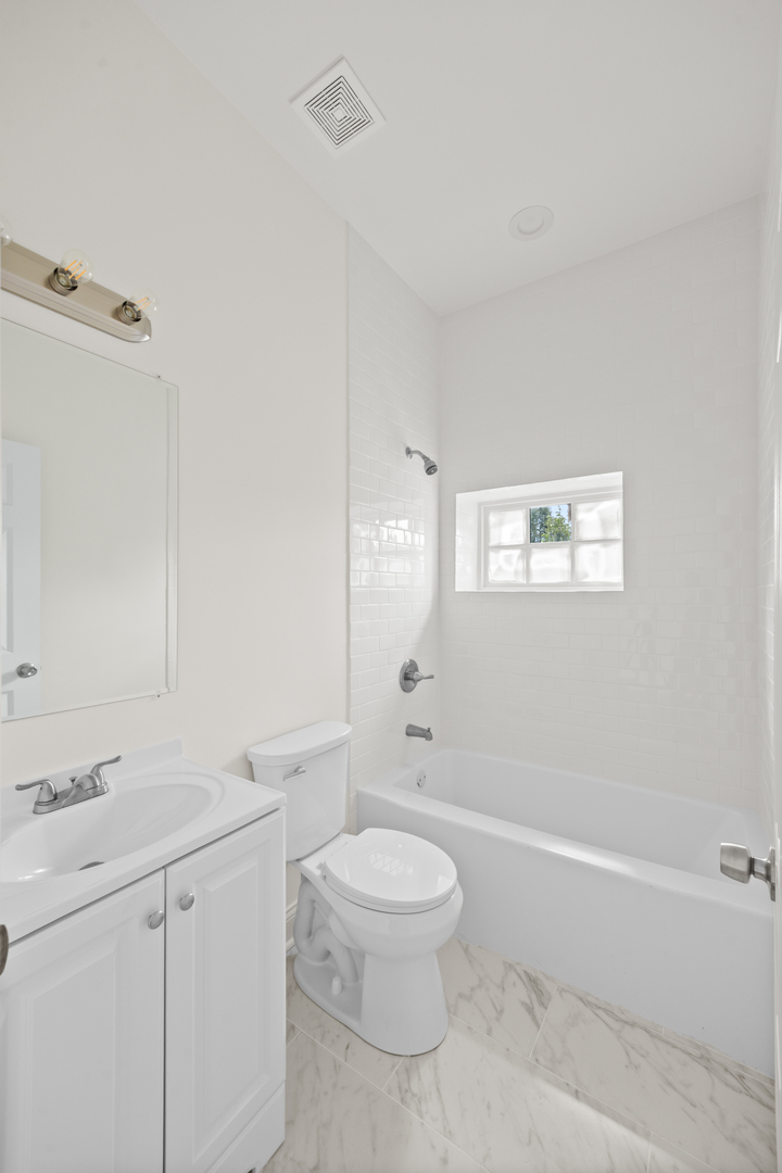 3107 N Harding Avenue 1w Property Photo 10