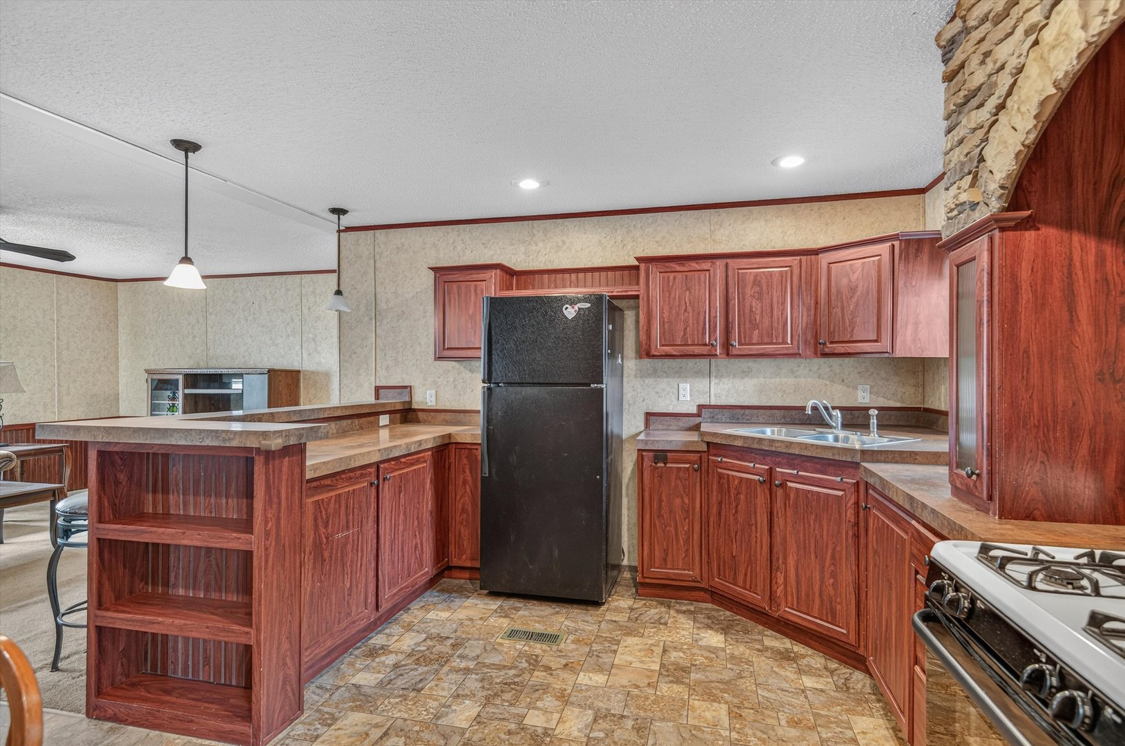 84 Brenner Court Property Photo 6