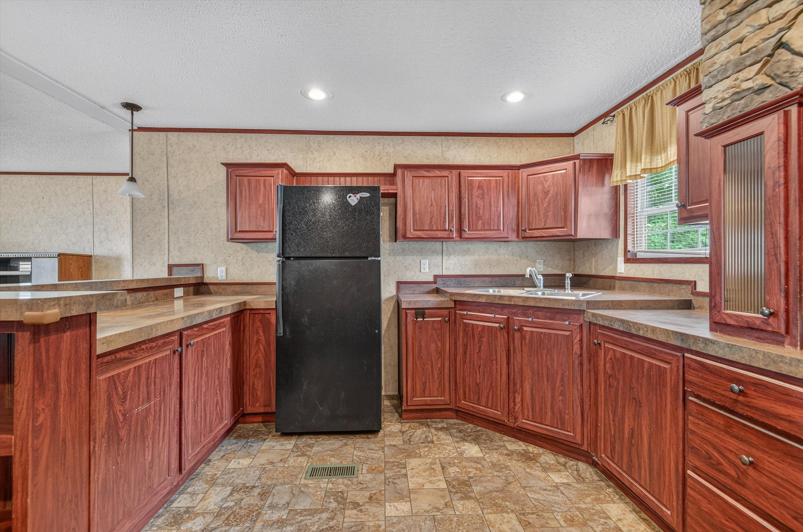 84 Brenner Court Property Photo 7