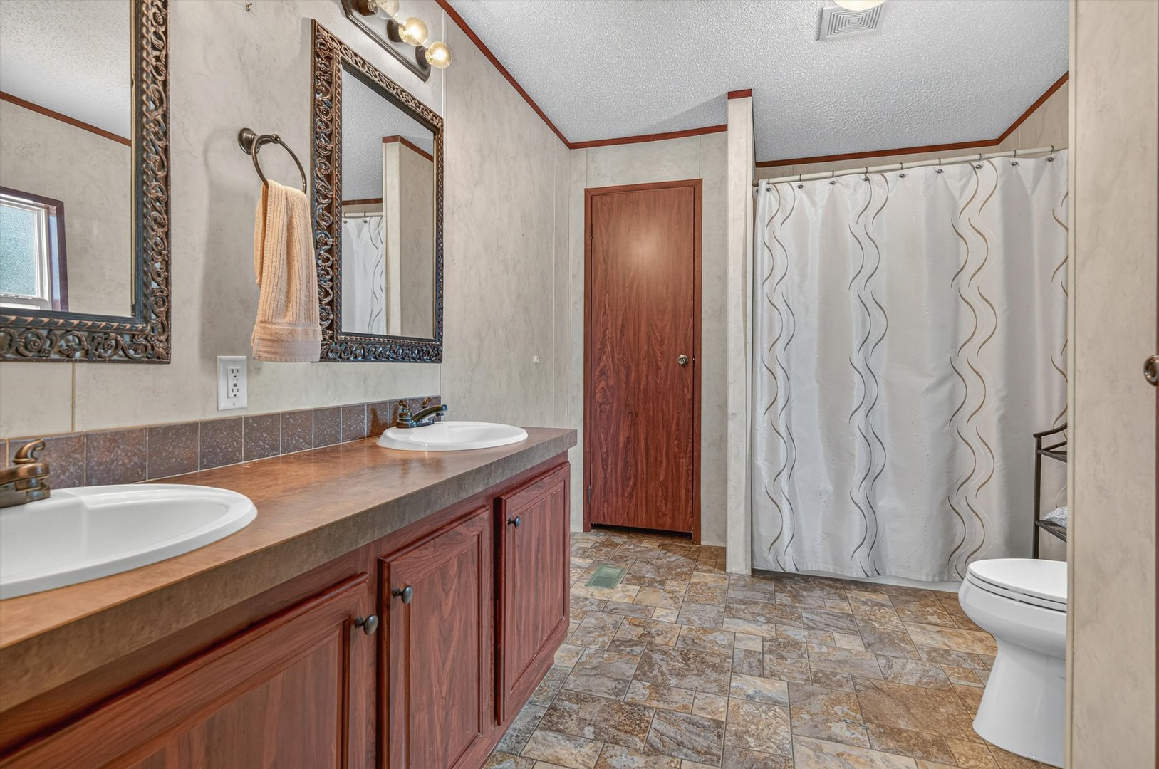 84 Brenner Court Property Photo 17