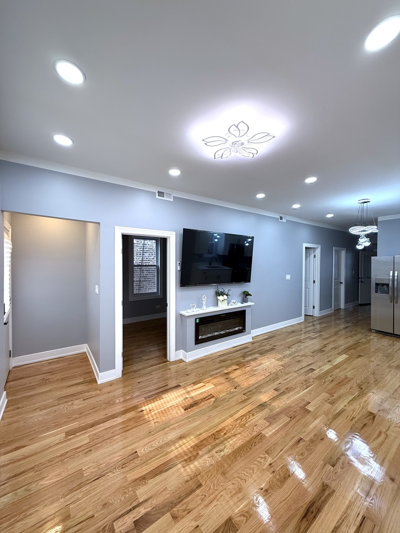 2233 S Spaulding Avenue 2 Property Photo 2