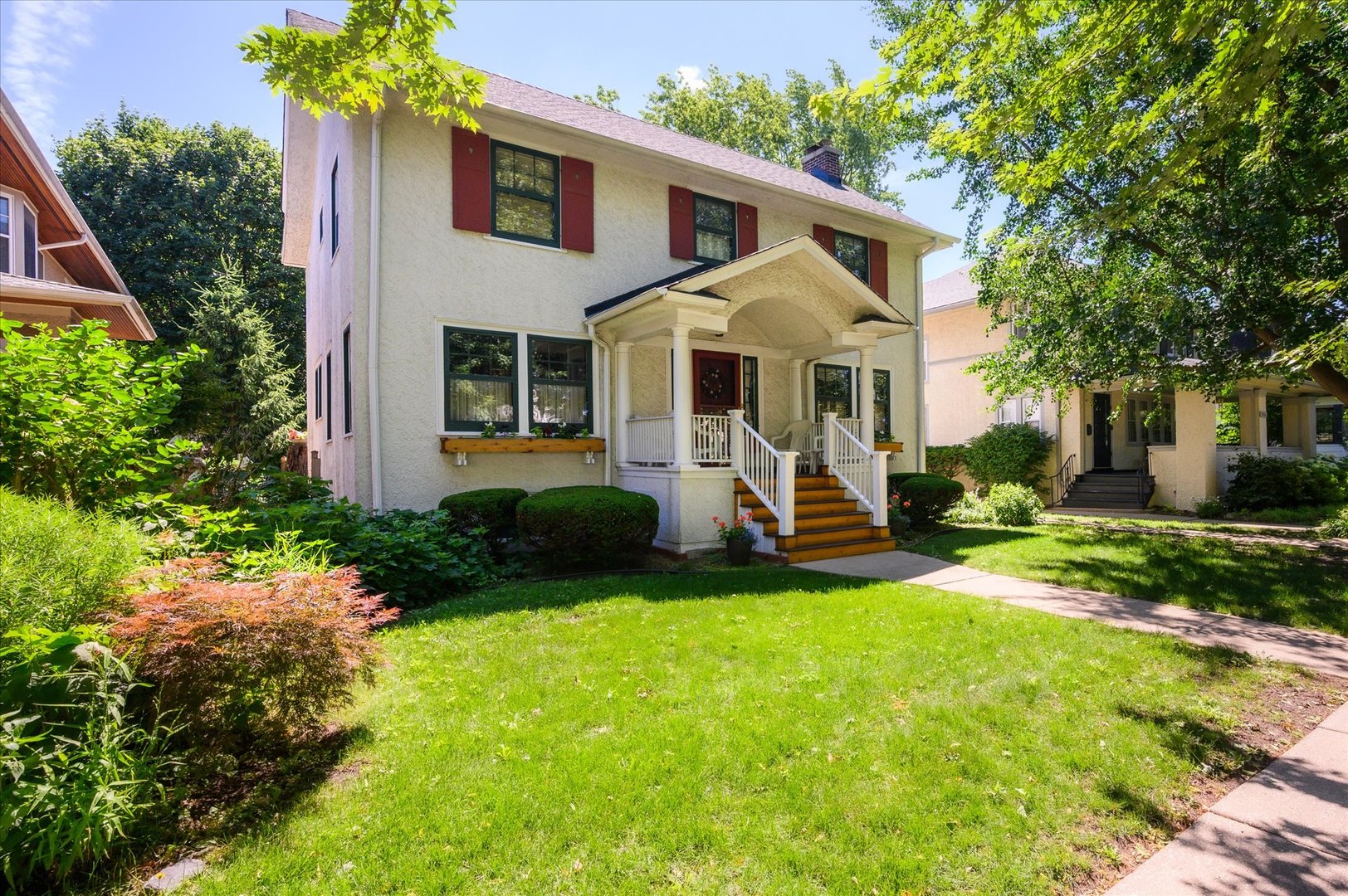 836 N Grove Avenue Property Photo 1