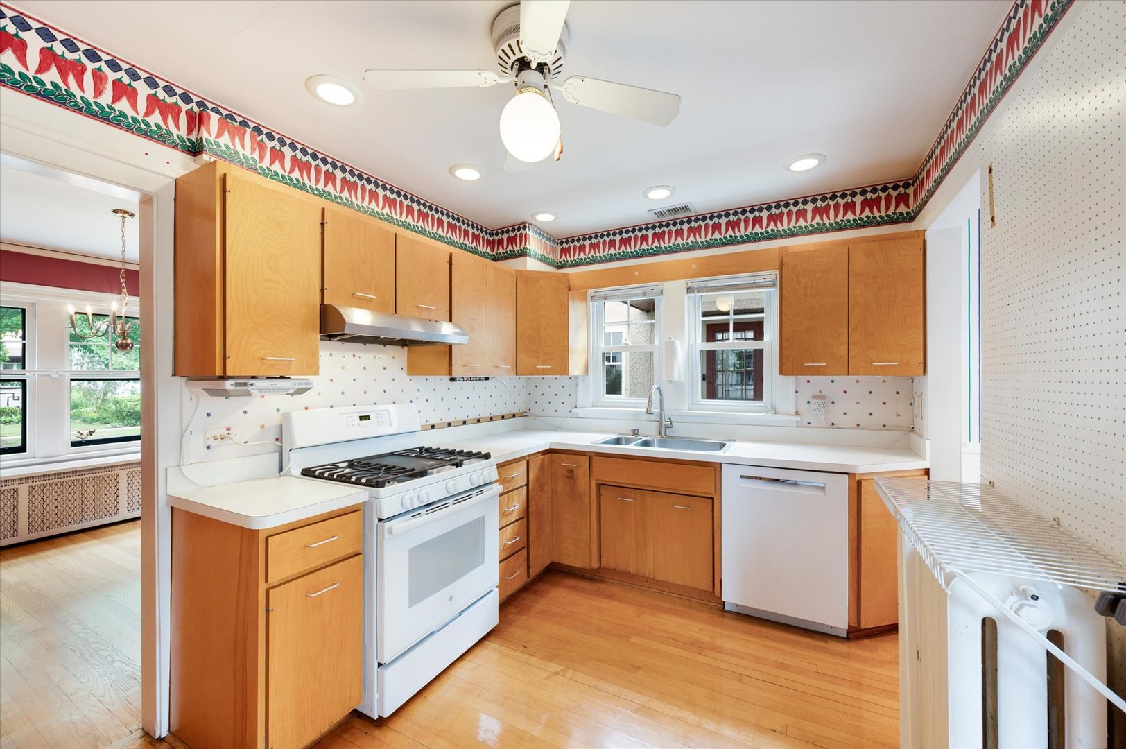 836 N Grove Avenue Property Photo 12
