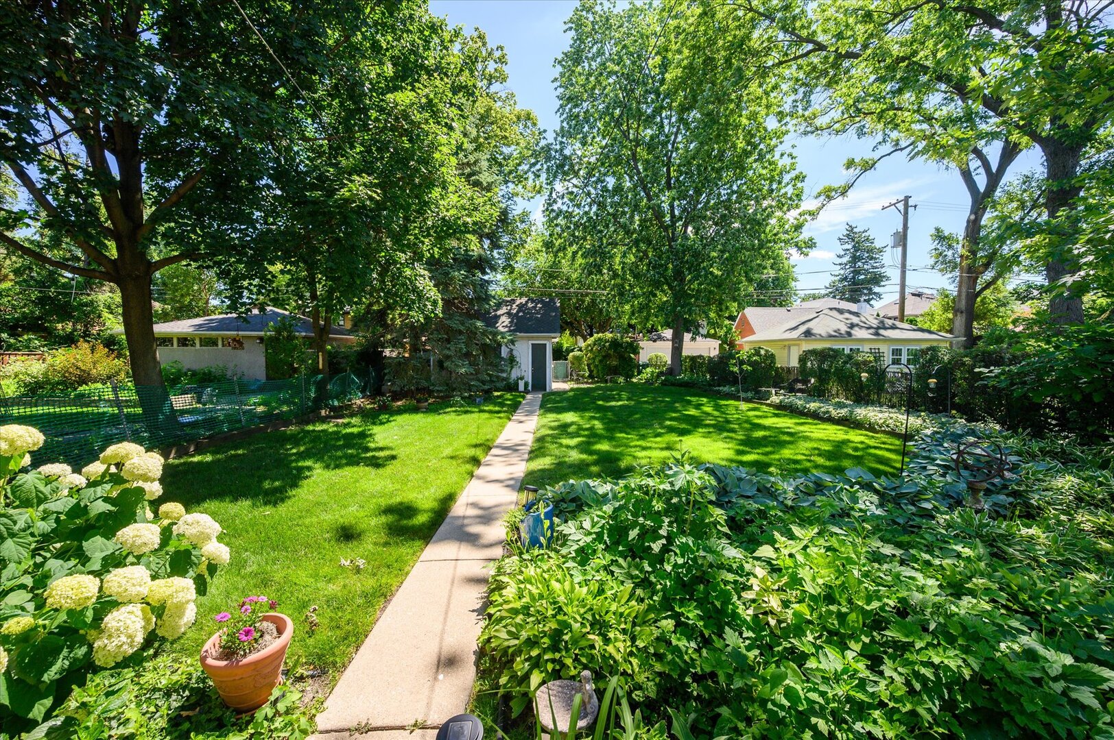 836 N Grove Avenue Property Photo 32