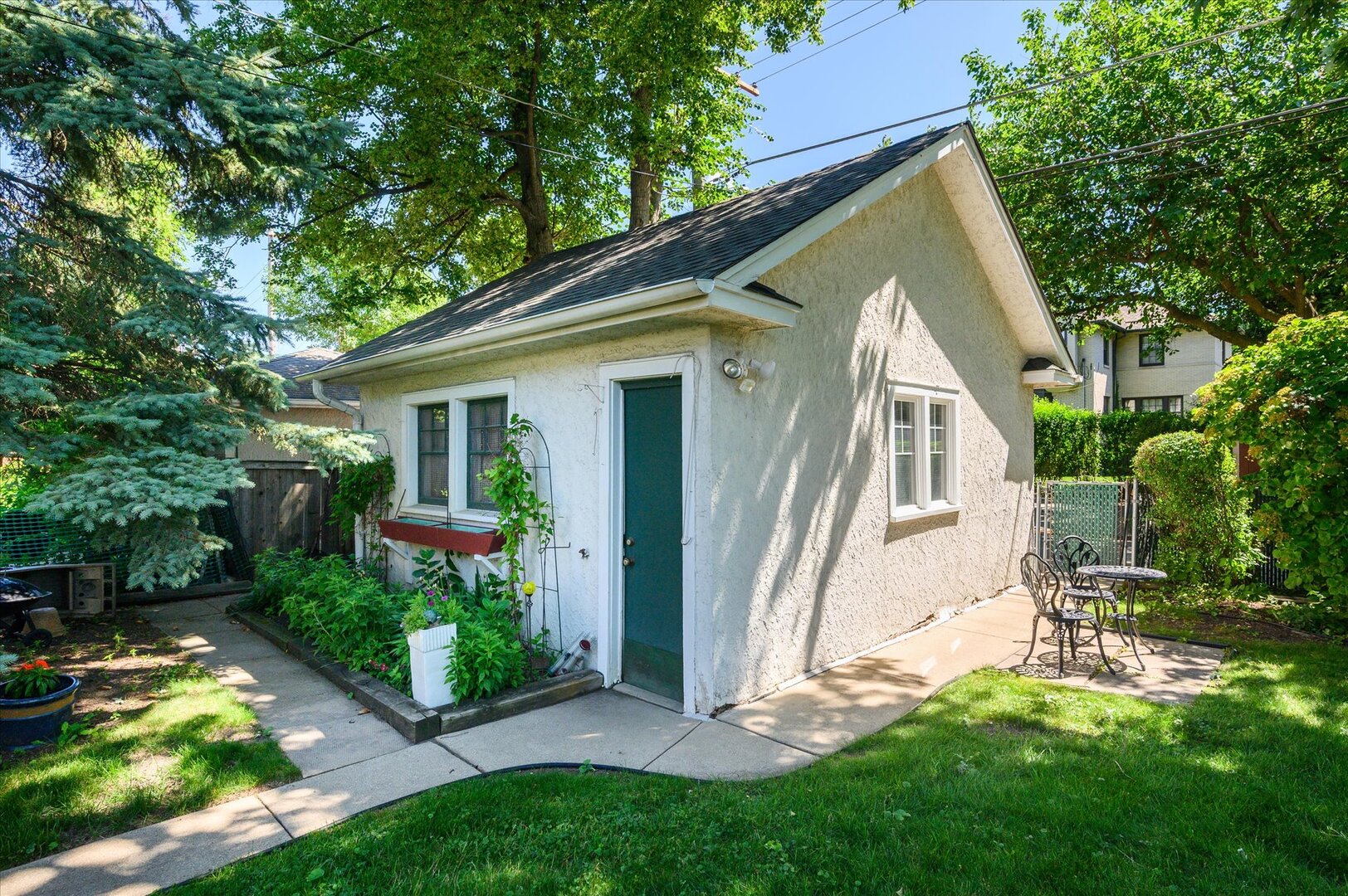 836 N Grove Avenue Property Photo 43