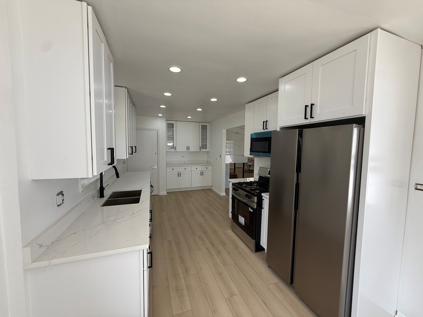 3839 Ridgeland Avenue Property Photo 4