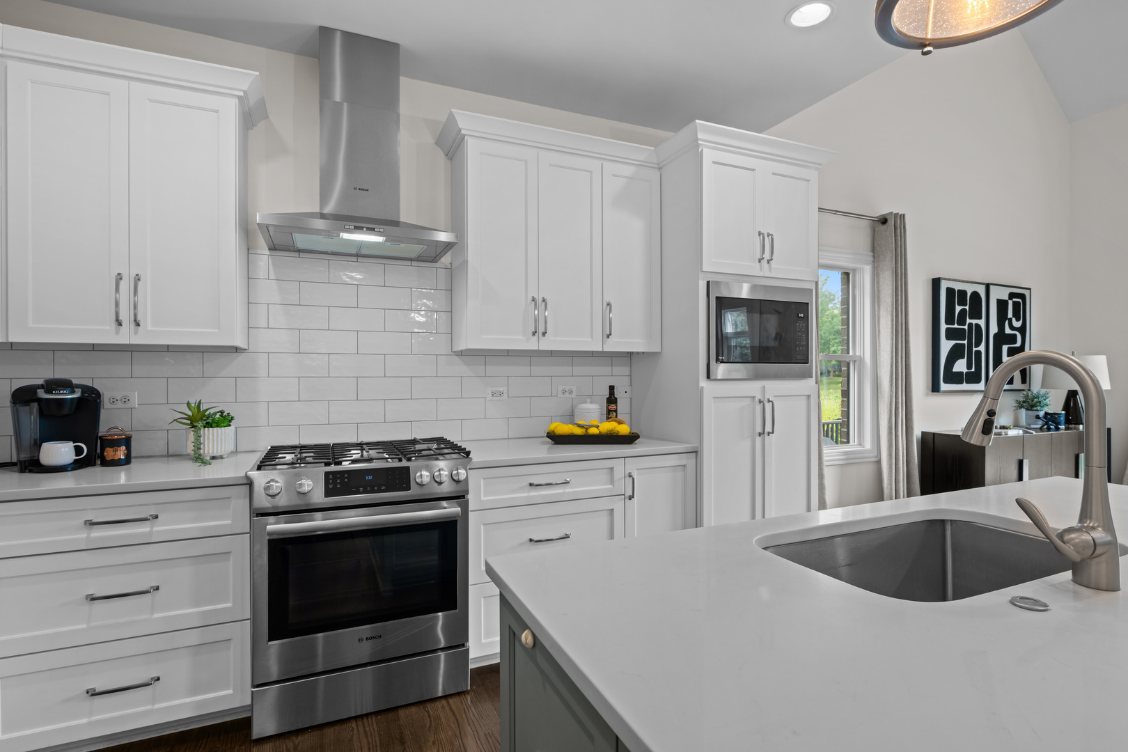 641 Bourbon Court Property Photo 8
