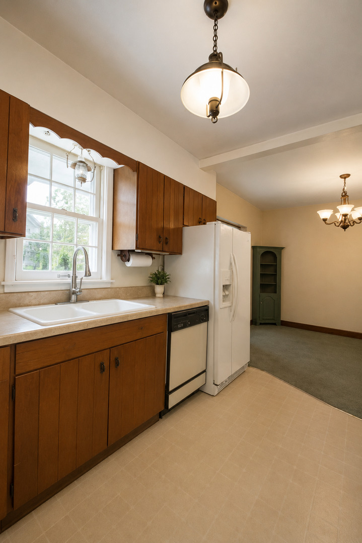 1705 W 2nd Street Property Photo 9