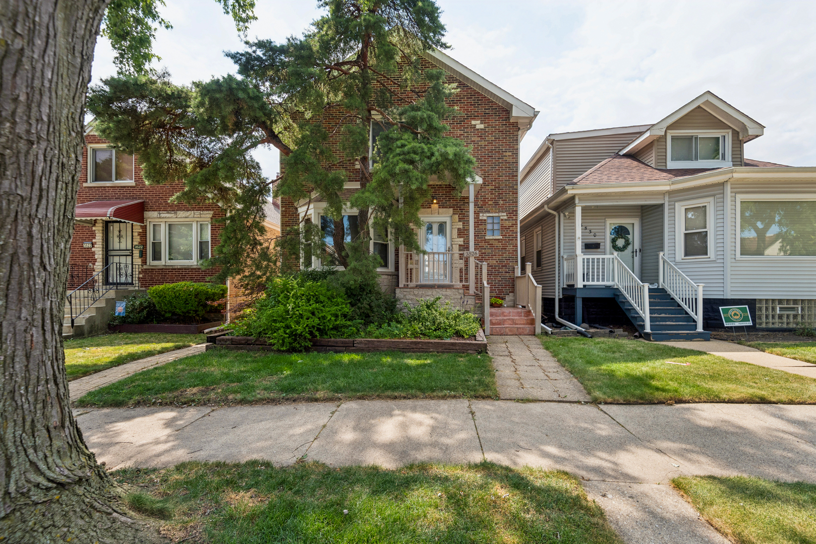 3526 N Overhill Avenue Property Photo 1