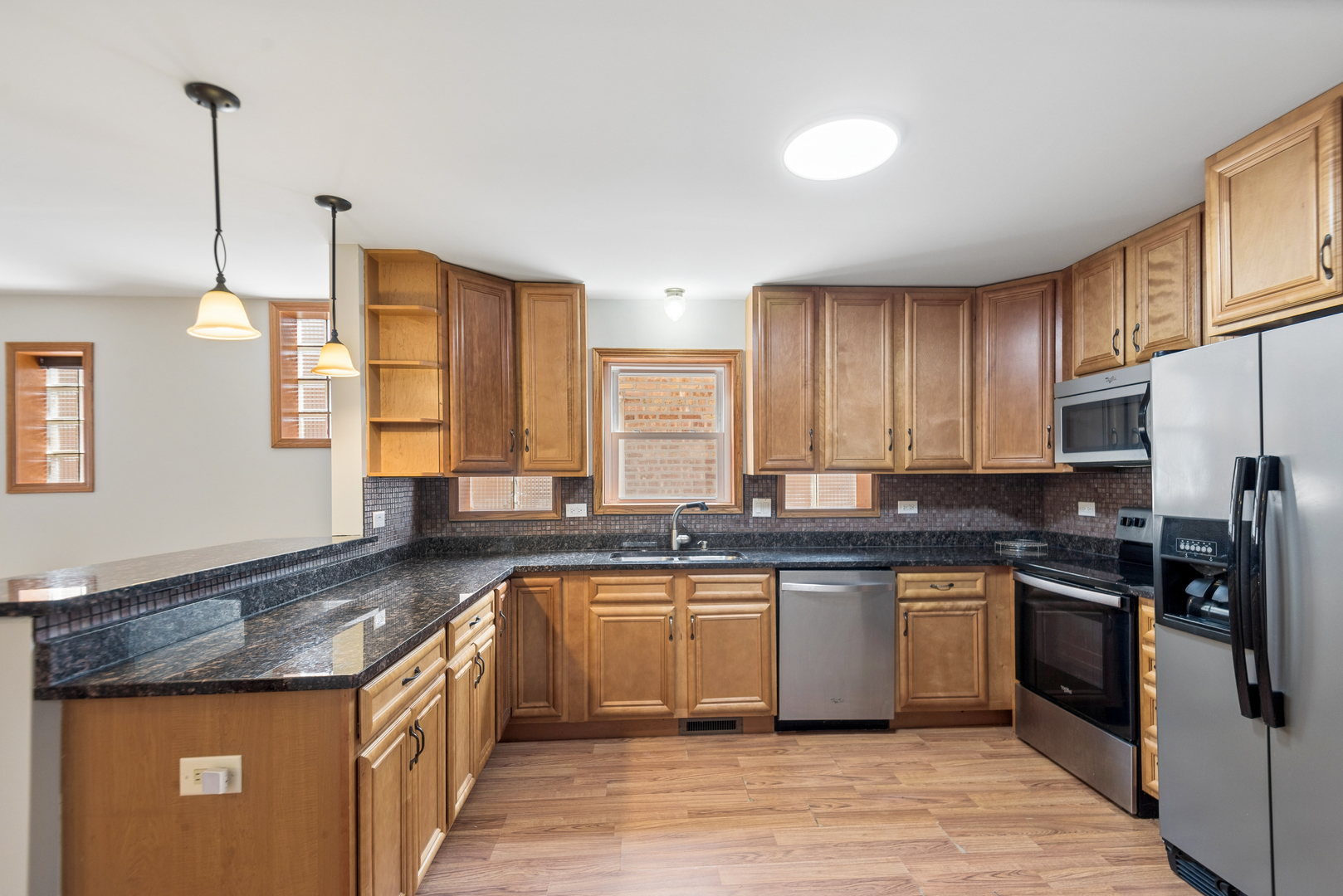 3526 N Overhill Avenue Property Photo 7