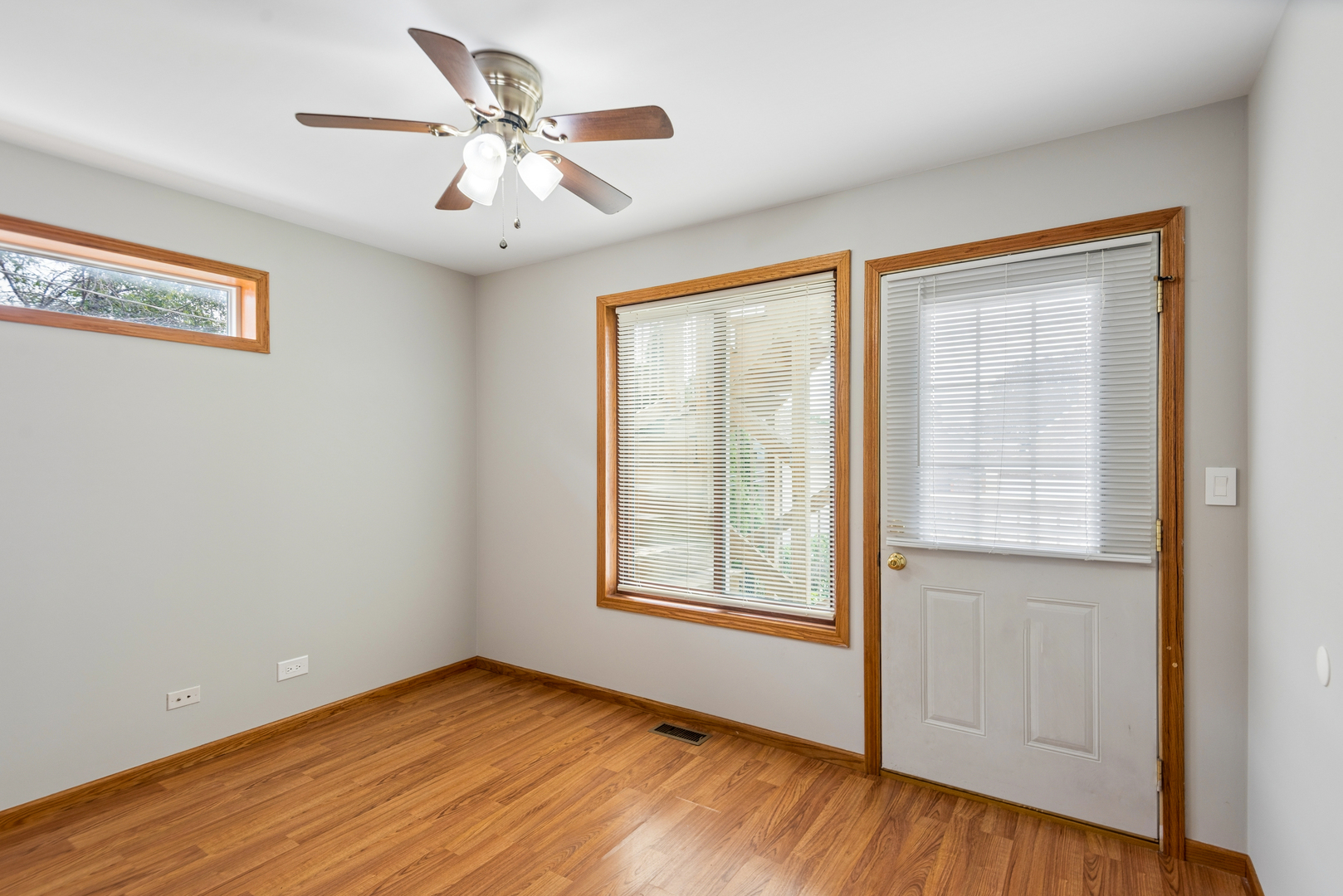 3526 N Overhill Avenue Property Photo 10
