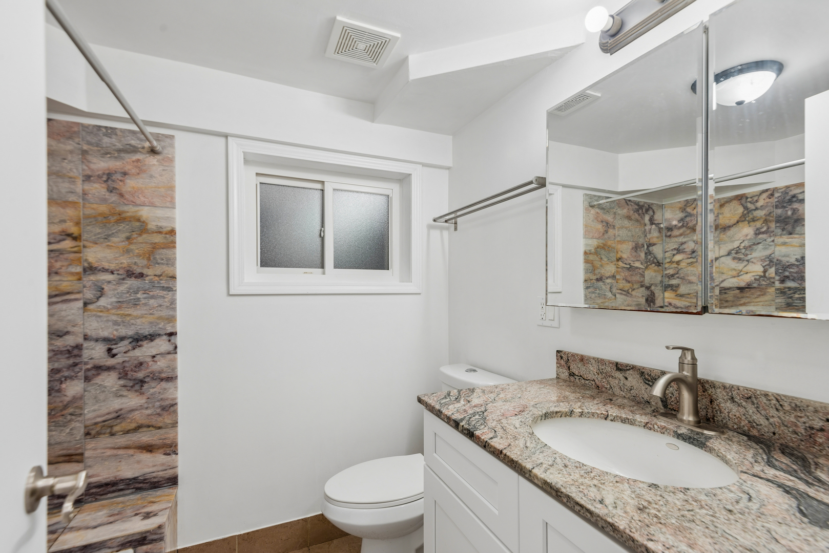 3526 N Overhill Avenue Property Photo 11