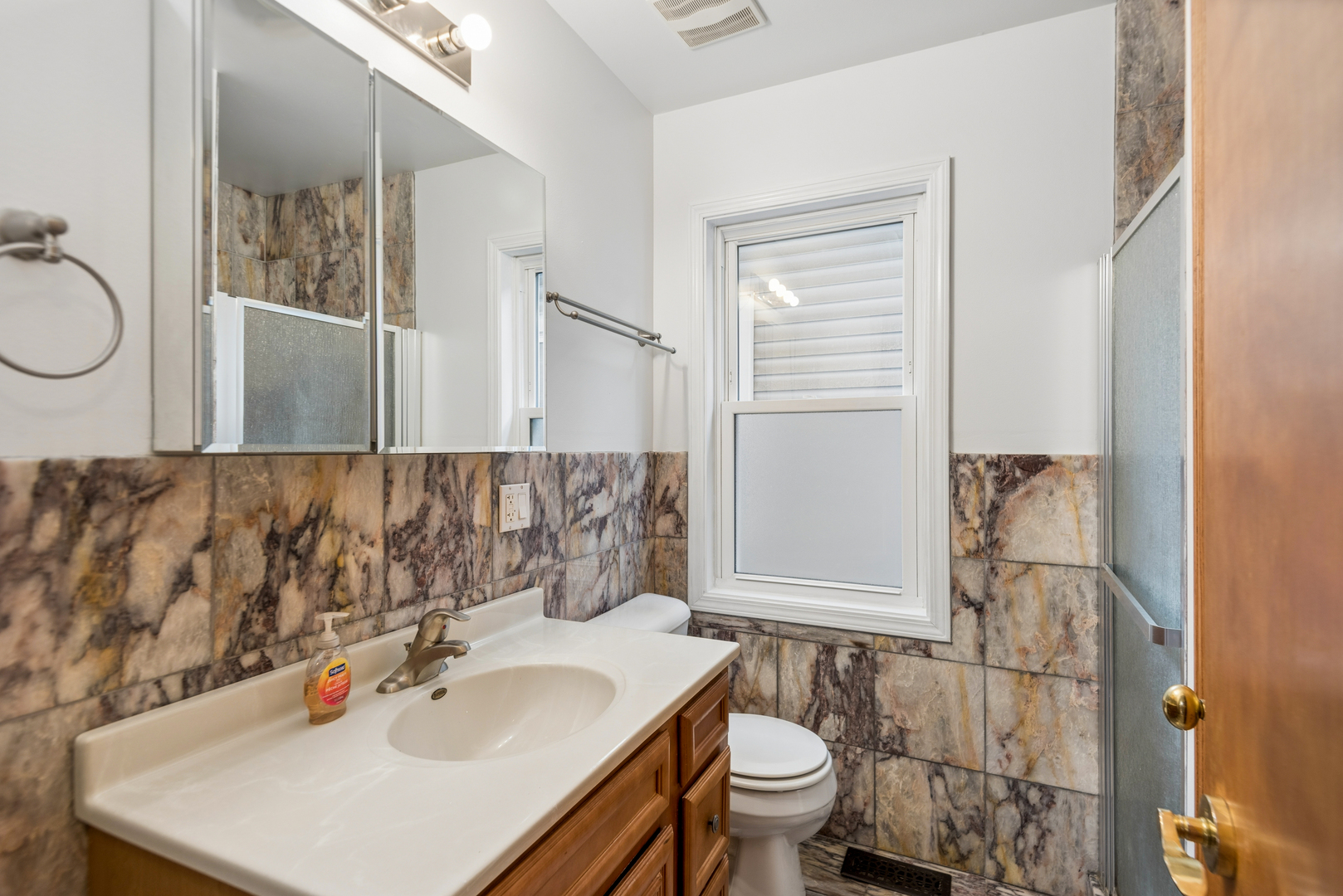3526 N Overhill Avenue Property Photo 12