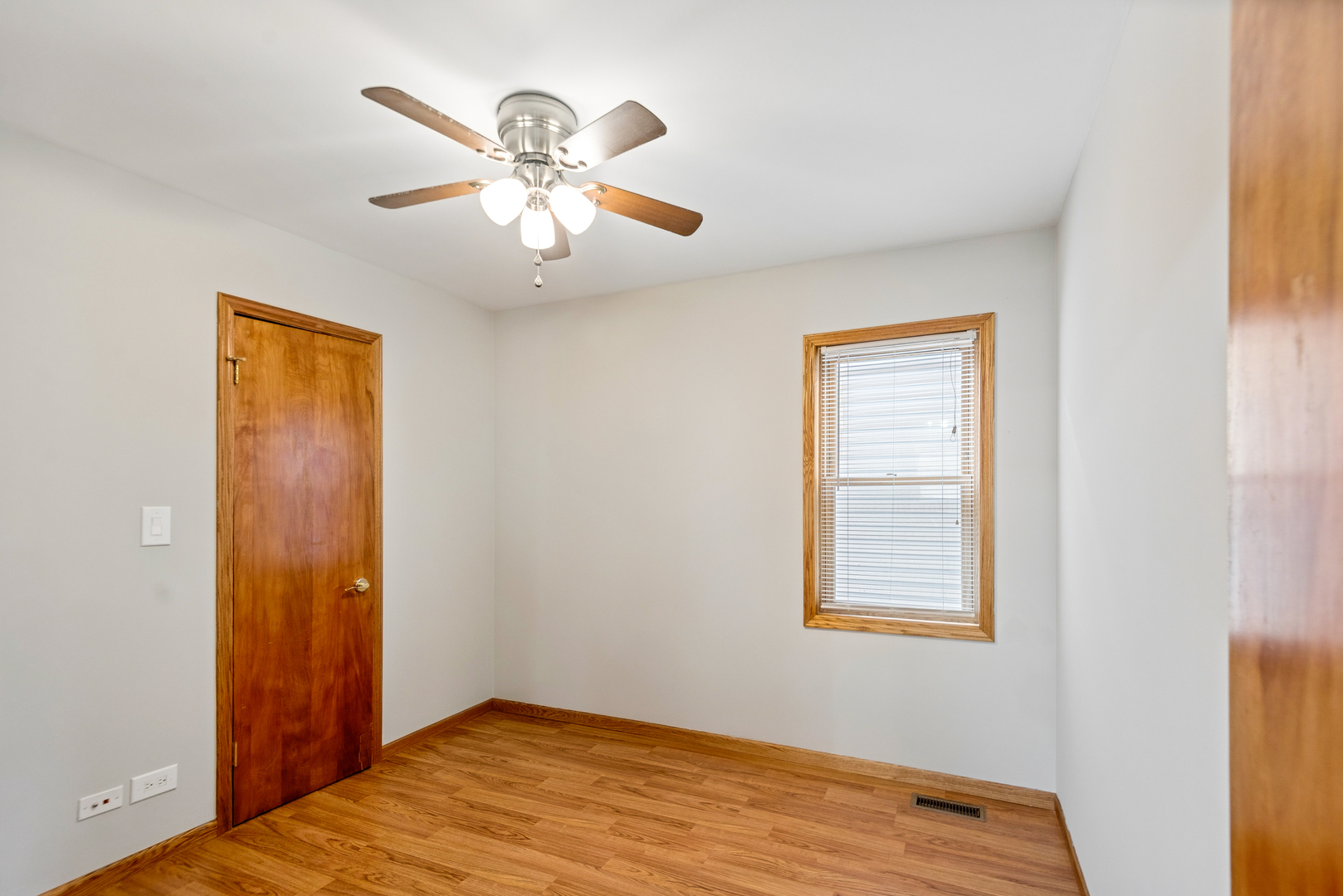 3526 N Overhill Avenue Property Photo 13