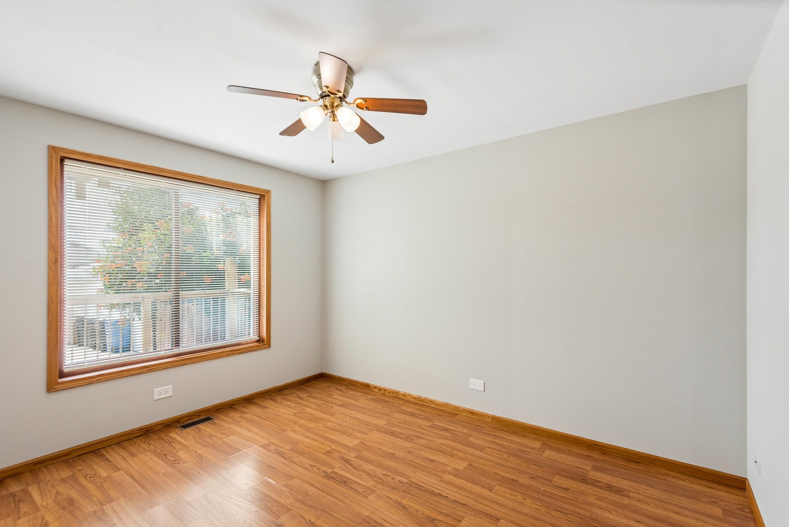 3526 N Overhill Avenue Property Photo 14