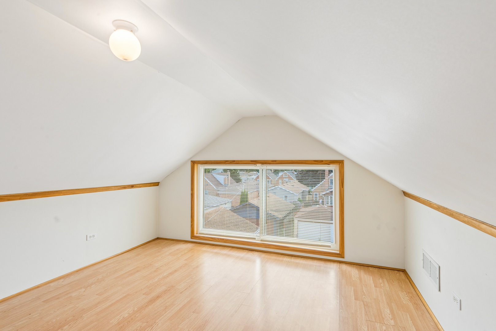 3526 N Overhill Avenue Property Photo 26