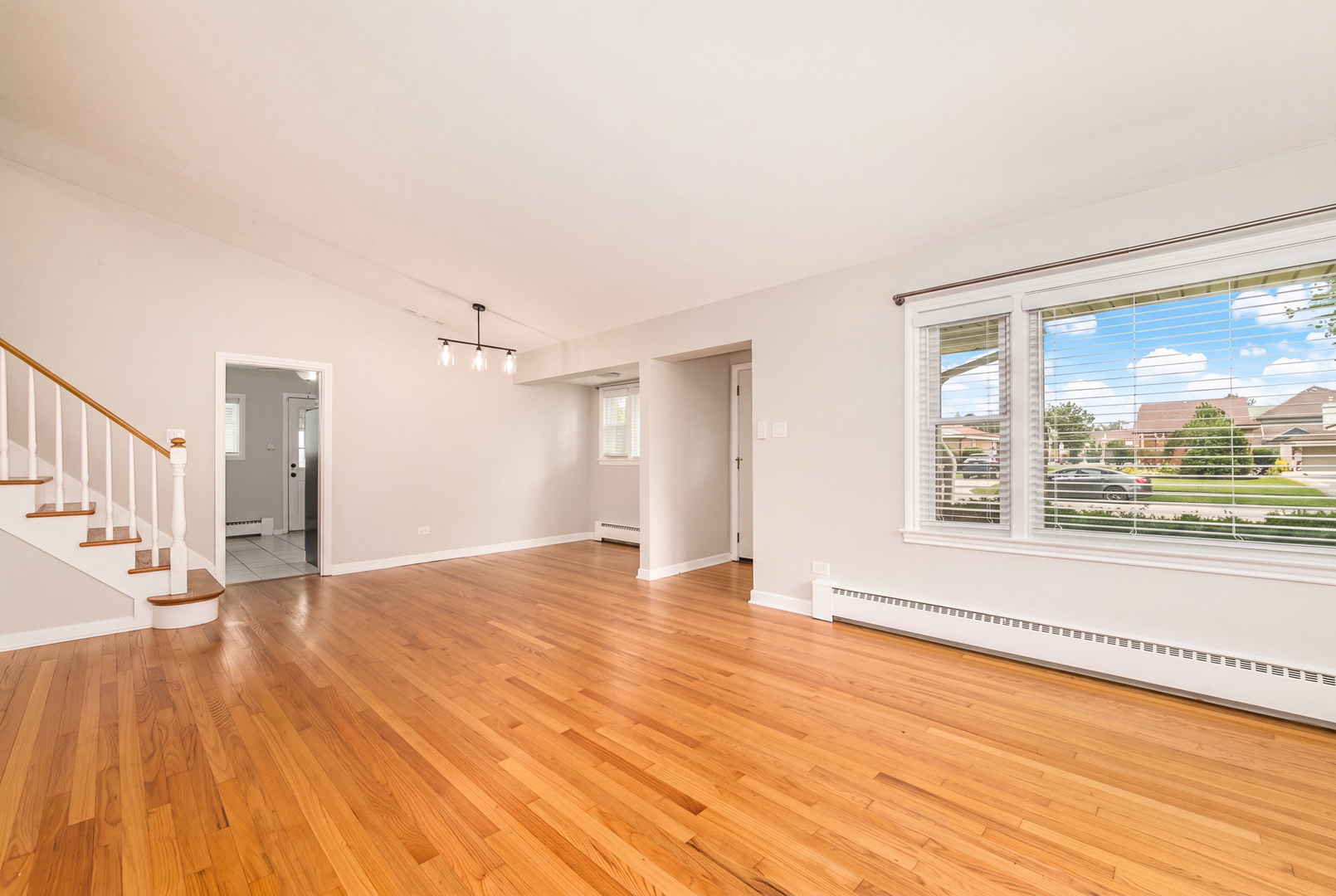 112 N Broadway Avenue Property Photo 3