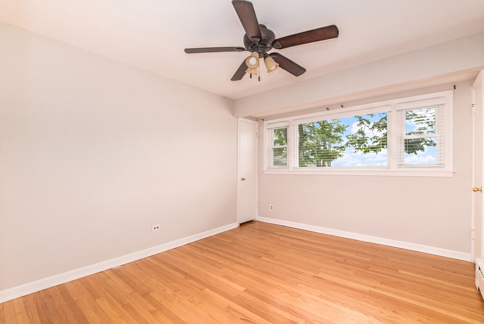 112 N Broadway Avenue Property Photo 11