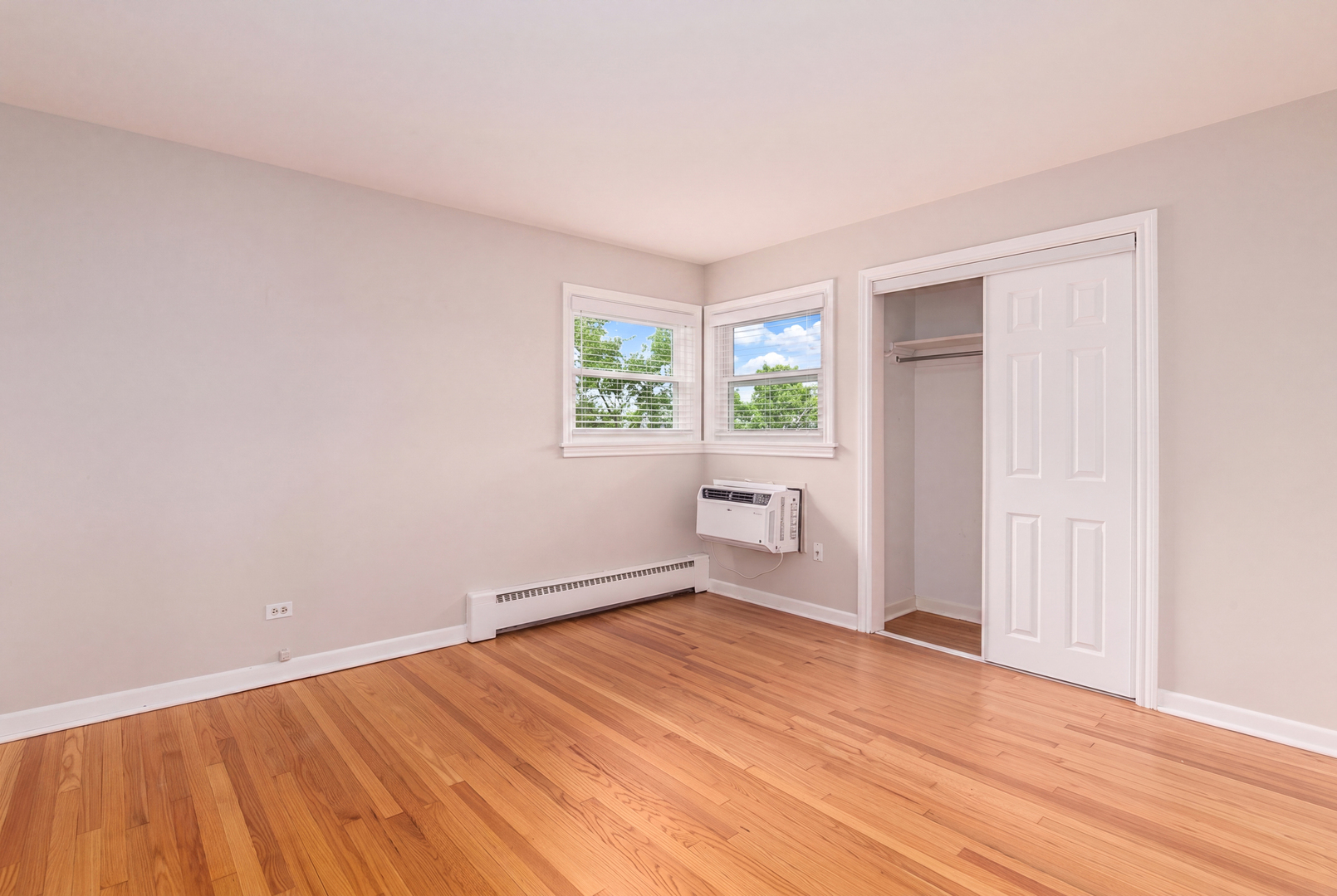 112 N Broadway Avenue Property Photo 12