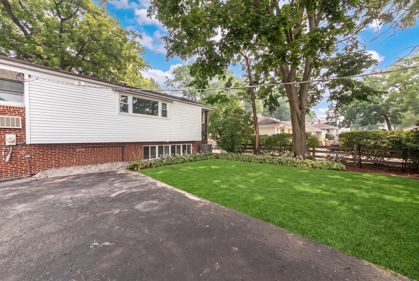 112 N Broadway Avenue Property Photo 18