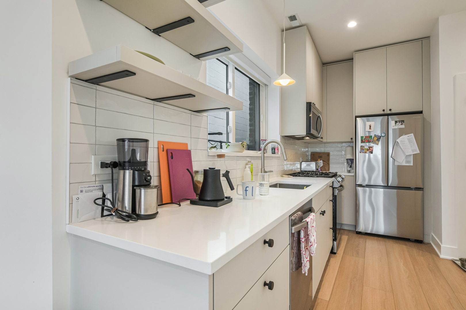 1421 W Chicago Avenue Property Photo 3