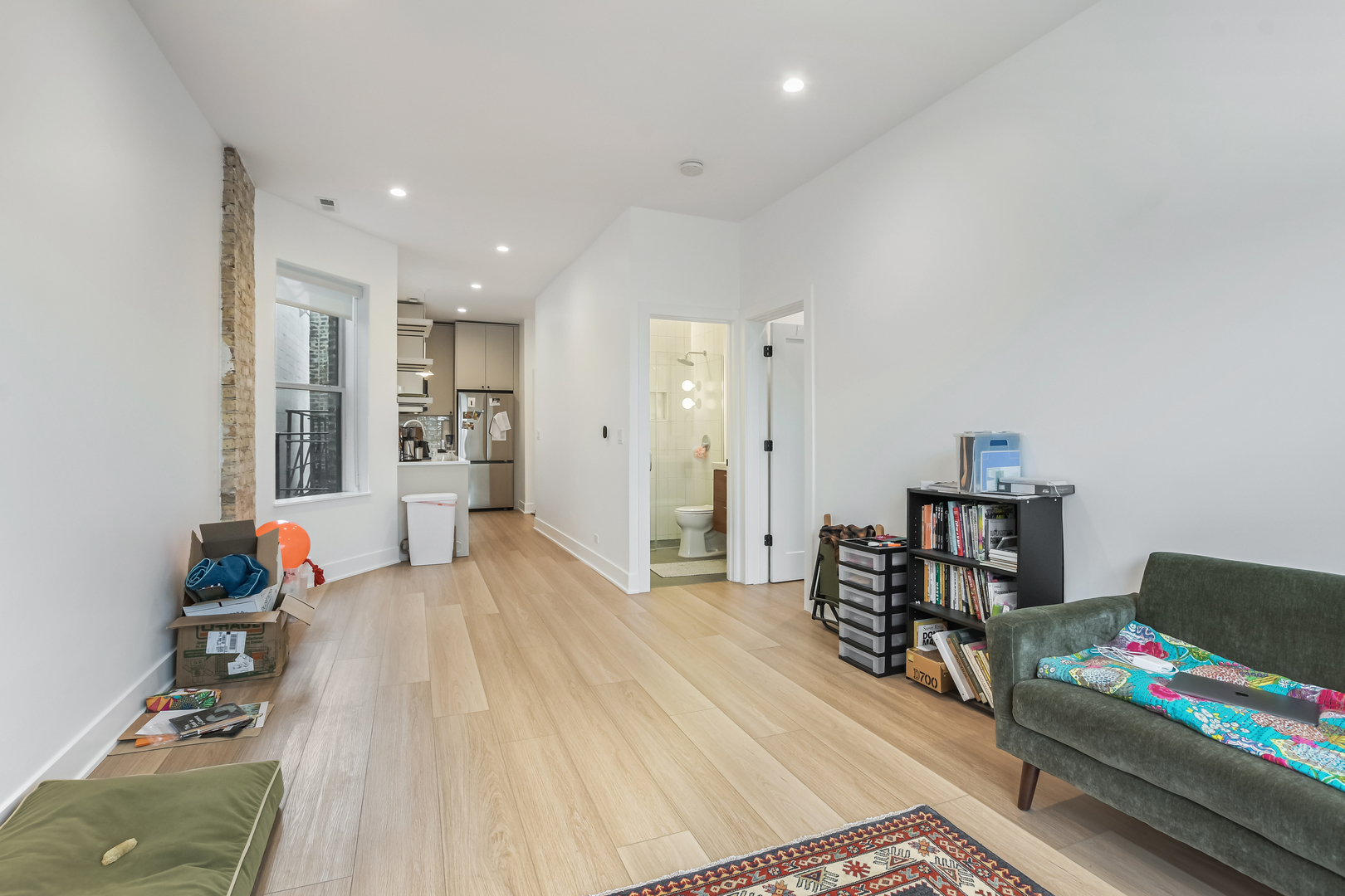 1421 W Chicago Avenue Property Photo 4