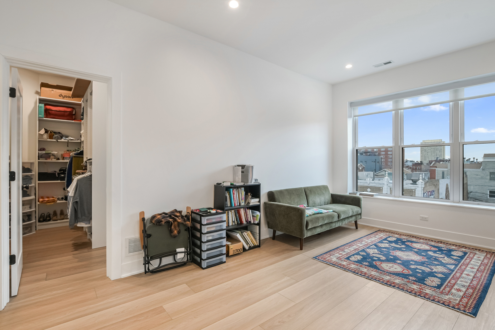 1421 W Chicago Avenue Property Photo 6