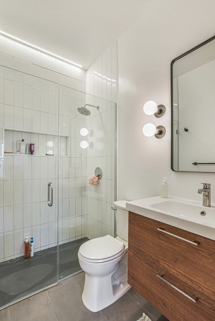 1421 W Chicago Avenue Property Photo 7