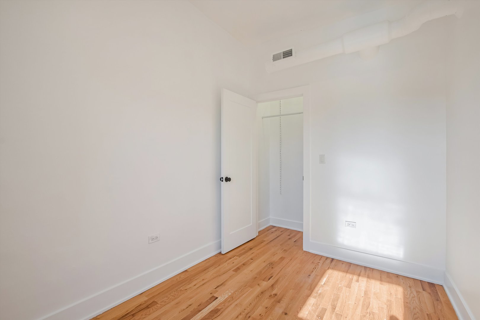 1421 W Chicago Avenue Property Photo 14