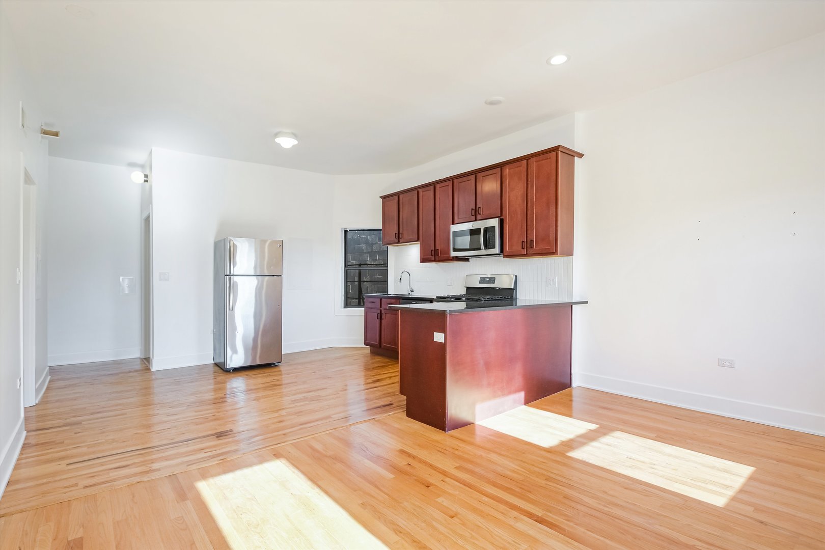 1421 W Chicago Avenue Property Photo 16