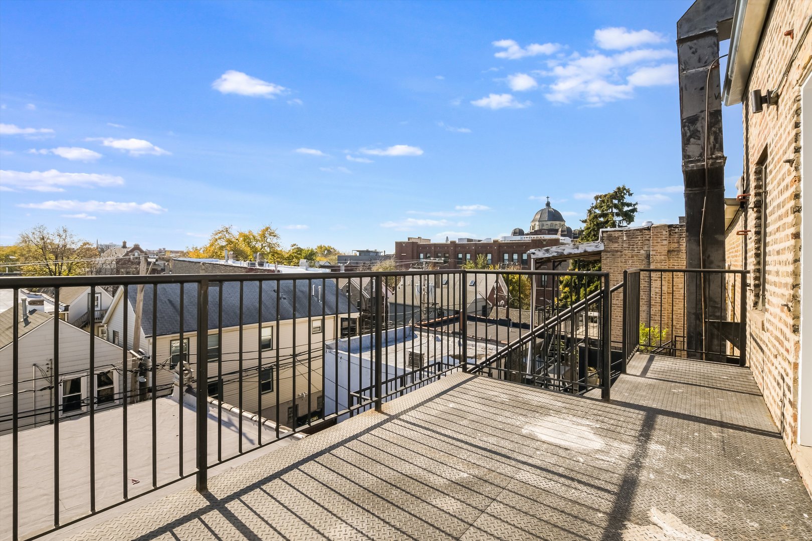 1421 W Chicago Avenue Property Photo 21